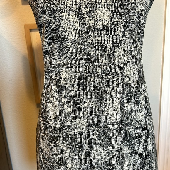MM. LAFLEUR | Black and Cream Sheath Aditi Cap Sleeve Dress | Size 0 - Picture 5 of 13